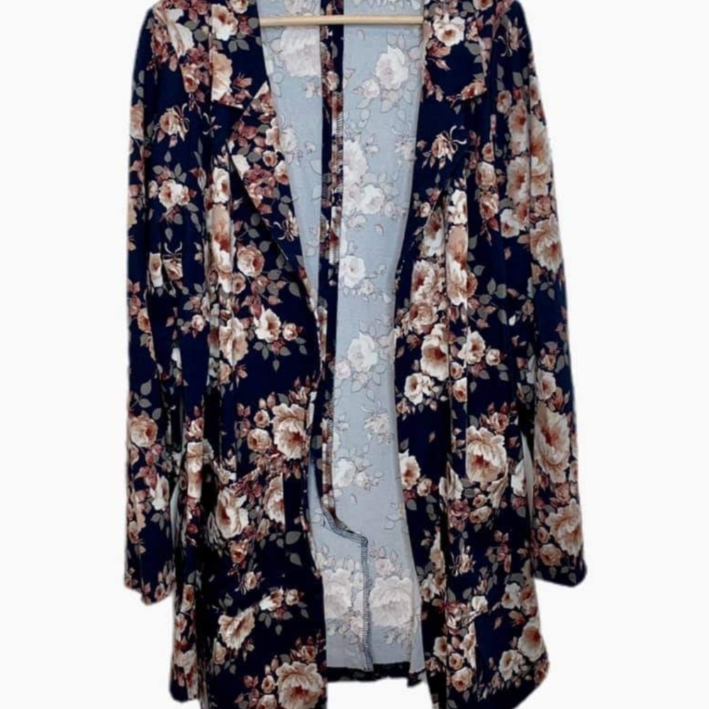 Lularoe Gwen Floral Large